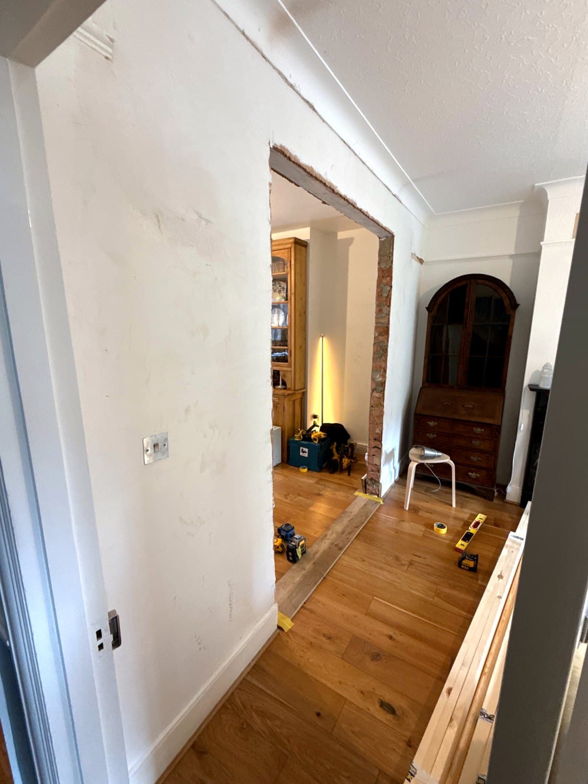 The opening before the work, from the side