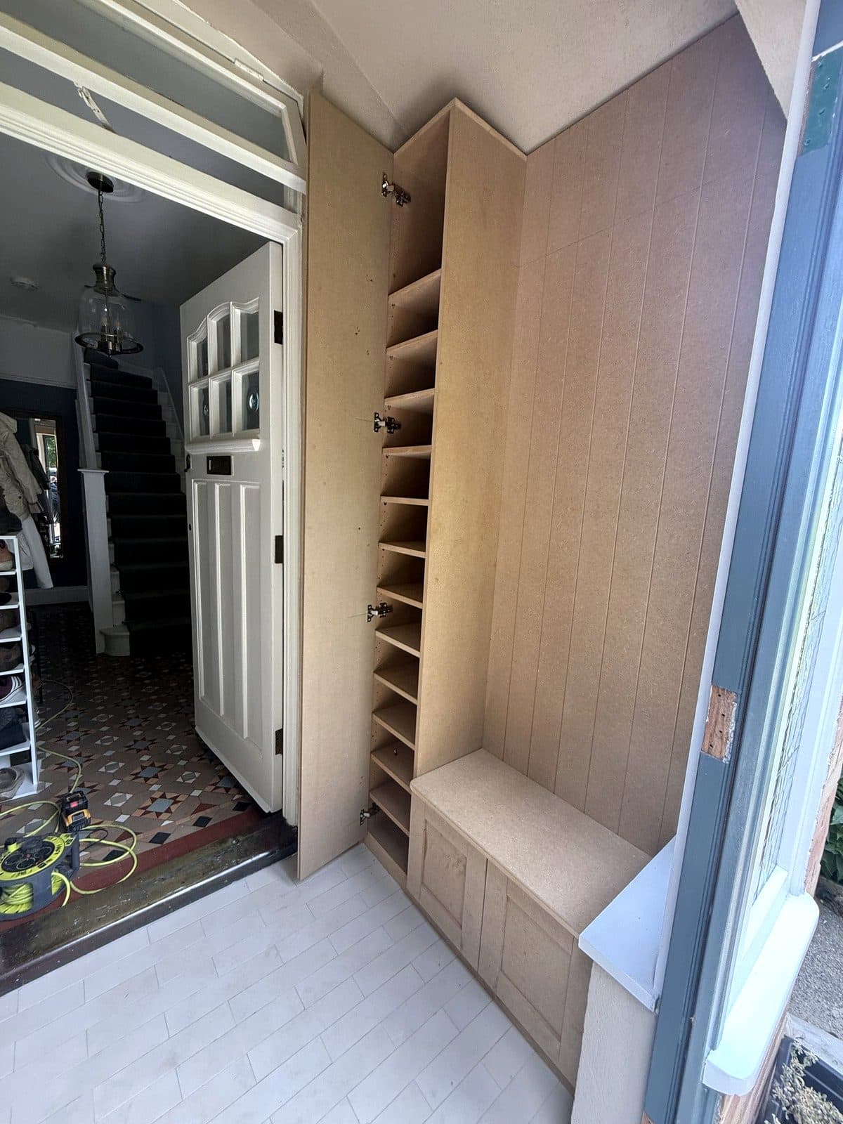 Open shoe shelves