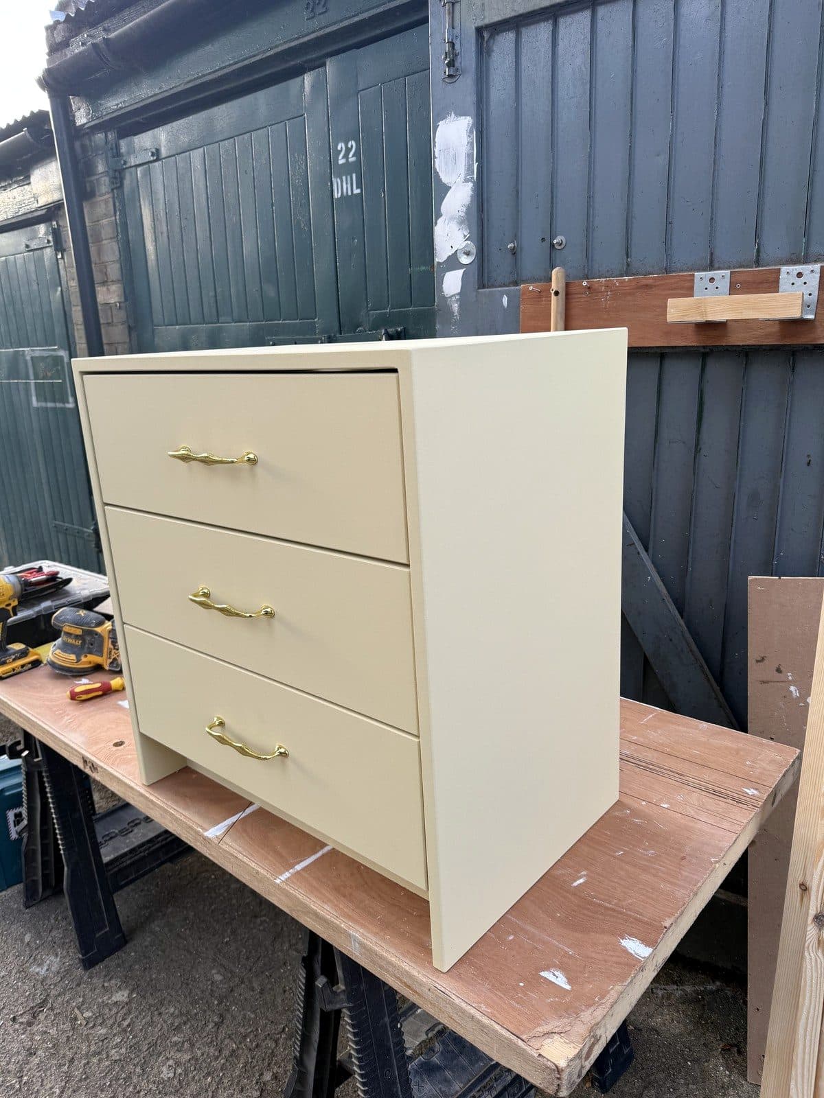 The vanity unit from the side