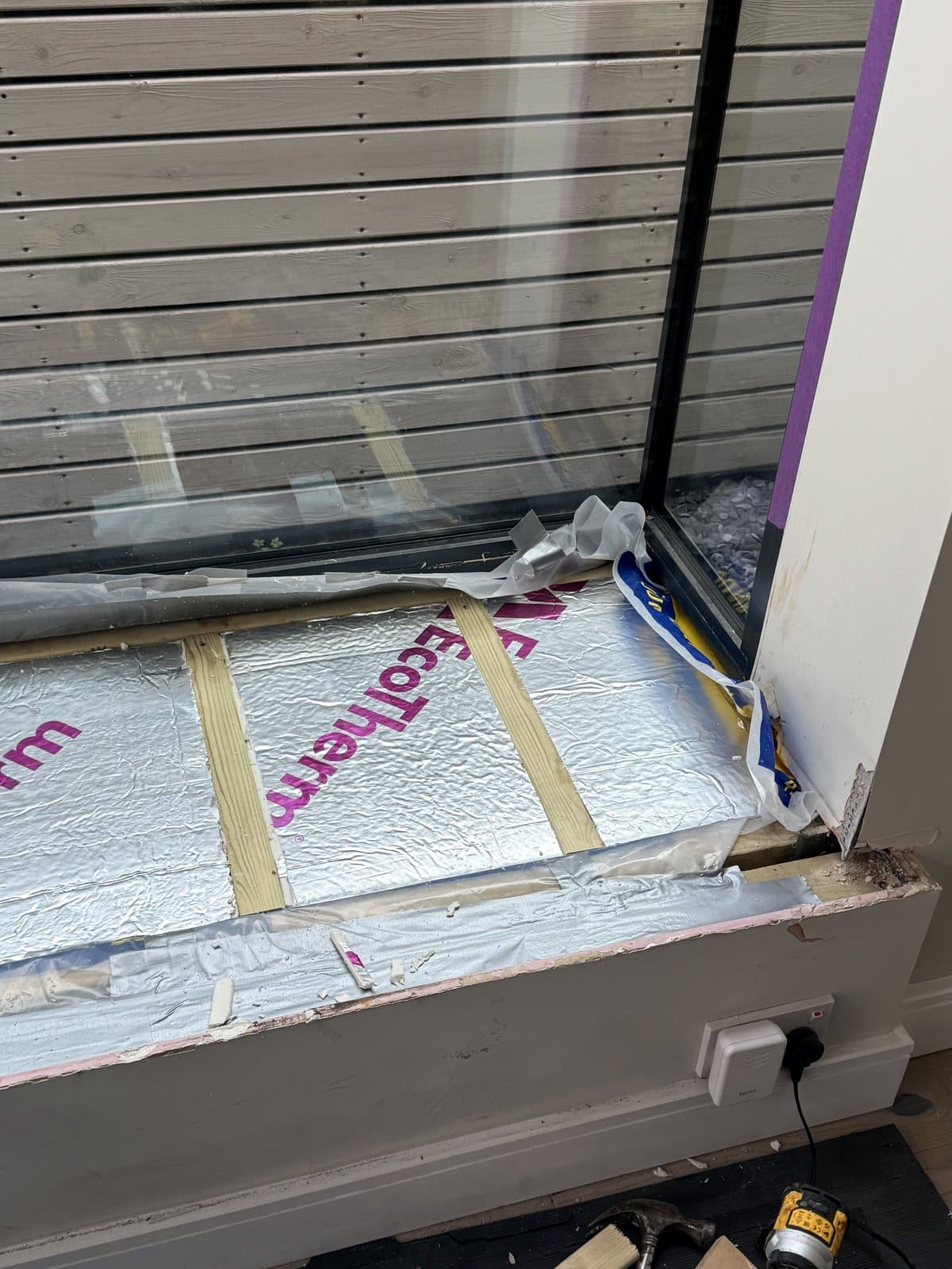 Insulation boards going down