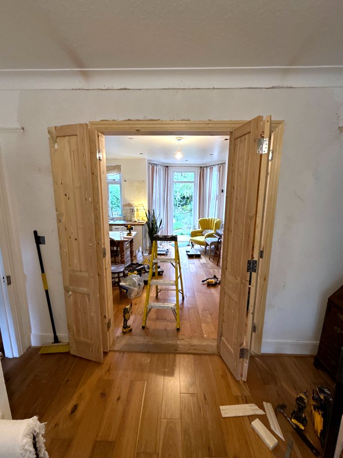 Both pairs hung, part open